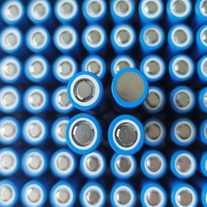 Batería de Iones de Litio 21700 de Alta Capacidad, 3.6V/3.7V 3000-5000mAh, Recargable, Larga Vida Útil, para Herramientas Eléctricas/Electrónicos - Product Image 1
