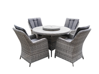 Ensemble de salle à manger 4 places en rotin tressé à dossier haut, design moderne, directement de l'usine, avec plateau en verre céramique et tissu polyester imperméable, élégant