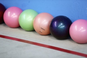 ลูกบอลยิมนาสติกลีลา YIJOY ยางคุณภาพดี ขายดีที่สุด ขนาด 15 ซม., 17 ซม. และ 18.5 ซม. เหมาะสำหรับทั้งการฝึกซ้อมและการแข่งขัน - Product Image 6