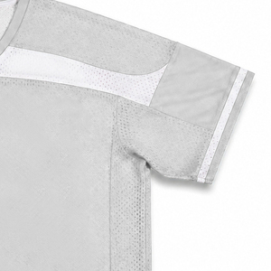 Camiseta de Fútbol de Malla Gris Claro para Hombre, Corte Recto, Cuello en V, Estilo Fútbol, Secado Rápido, Transpirable - Product Image 4