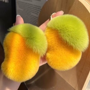 Llavero de Peluche de Mango con Piel de Conejo de Alta Gama, Lindo y Suave, Colgante de Metal y Plástico, Llavero de Fruta Kawaii, Regalo - Product Image 4