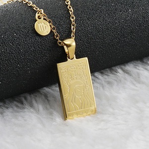 Collar con Colgante Cuadrado de los 12 Signos del Zodiaco en Acero Inoxidable Chapado en Oro PVD |   Cadena para Clavícula de Mujer, Impermeable, Hipoalergénica y Resistente a la Decoloración - Product Image 5