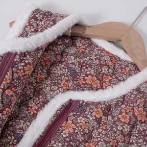 Chaleco Acolchado Floral con Ribete de Piel Blanca, Cuello en V, para Mujer de Mediana Edad, Prenda Exterior de Invierno, Elegante y Casual para Reuniones - Product Image 5