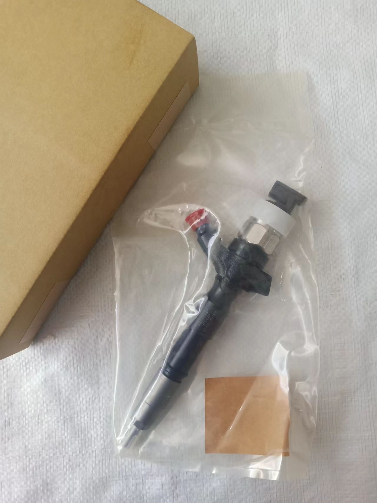 High Quality New Diesel Common Rail Fuel Injector 095000-7380 Fuel Injection Nozzle 23670-30240 For TOYOTA 2KD-FTV
