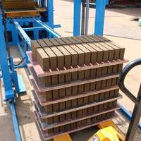 Machine de fabrication de blocs de béton entièrement automatique LONTA QT4-15 pour pavés creux autobloquants de 4, 6 et 8 pouces