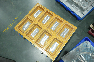 Độ chính xác cao chân không hình thành khuôn đấm cắt khuôn hình thành máy tùy chỉnh Cốc nắp khuôn thermoforming khuôn - Product Image 3