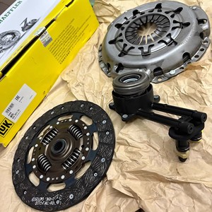 Original 3PCE 220mm 17T OE 3M51-7540H Kit de embrague de placa de disco <span class=keywords><strong>Luk</strong></span> 622315133 para <span class=keywords><strong>Ford</strong></span> Focus 1,8 Kits de embrague Premium Accesorios - Product Image 1