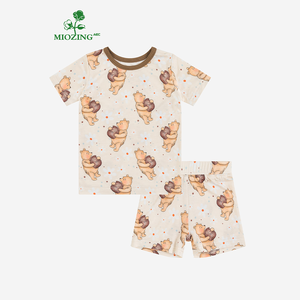 Conjuntos de Ropa para Bebé Niña con Estampado de Oso Comiendo Miel Miozing, Pijamas Suaves de Bambú para Niños - Product Image 1