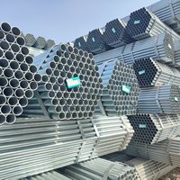 Tuyau en acier galvanisé soudé DN25-DN100 Z275 1,5-4 mm résistant à l'ammoniac, sans angle mort, pour structure de bâtiment d'élevage avicole et bovin