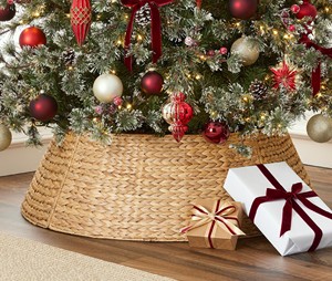 Árbol de <span class=keywords><strong>Navidad</strong></span> Artificial de Alta Calidad de 1.5 a 2.7 Metros con Nieve Artificial, Bayas Rojas y Piñas para Decoración Navideña, <span class=keywords><strong>Precio</strong></span> de Fábrica - Product Image 3