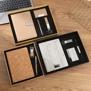 Produtos inovadores 2024 Conjunto de presente de bambu para escritório e negócios 6 em 1 copo de presente para notebook com logotipo personalizado USB Produtos exclusivos