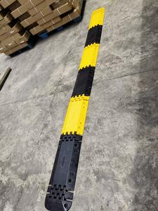 Tijdelijke verkeersdrempel, inklapbare verkeershelling, opvouwbare en draagbare verkeersdrempel met kabelbeschermingsgoot - Product Image 4