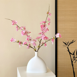 Vente en gros de branches de fleurs de <span class=keywords><strong>cerisier</strong></span> artificielles réalistes de haute qualité à longue tige pour les arrangements de mariage - Product Image 2