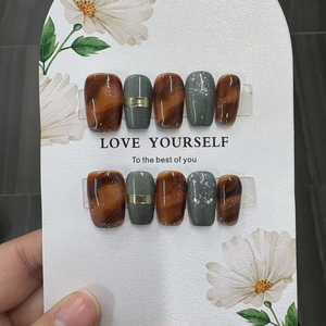เล็บปลอมอะคริลิคทำมือ ทรงอัลมอนด์สั้น ลายดอกไม้ ติดง่าย ใช้ซ้ำได้ แฟชั่น ดีไซน์หวานสำหรับสาวๆ - Product Image 3