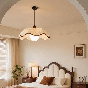 Lustre suspendu en <span class=keywords><strong>tissu</strong></span> plissé festonné avec bordure tressée et <span class=keywords><strong>boule</strong></span> en bois, style rétro crème, pour cuisine et chambre - Product Image 3