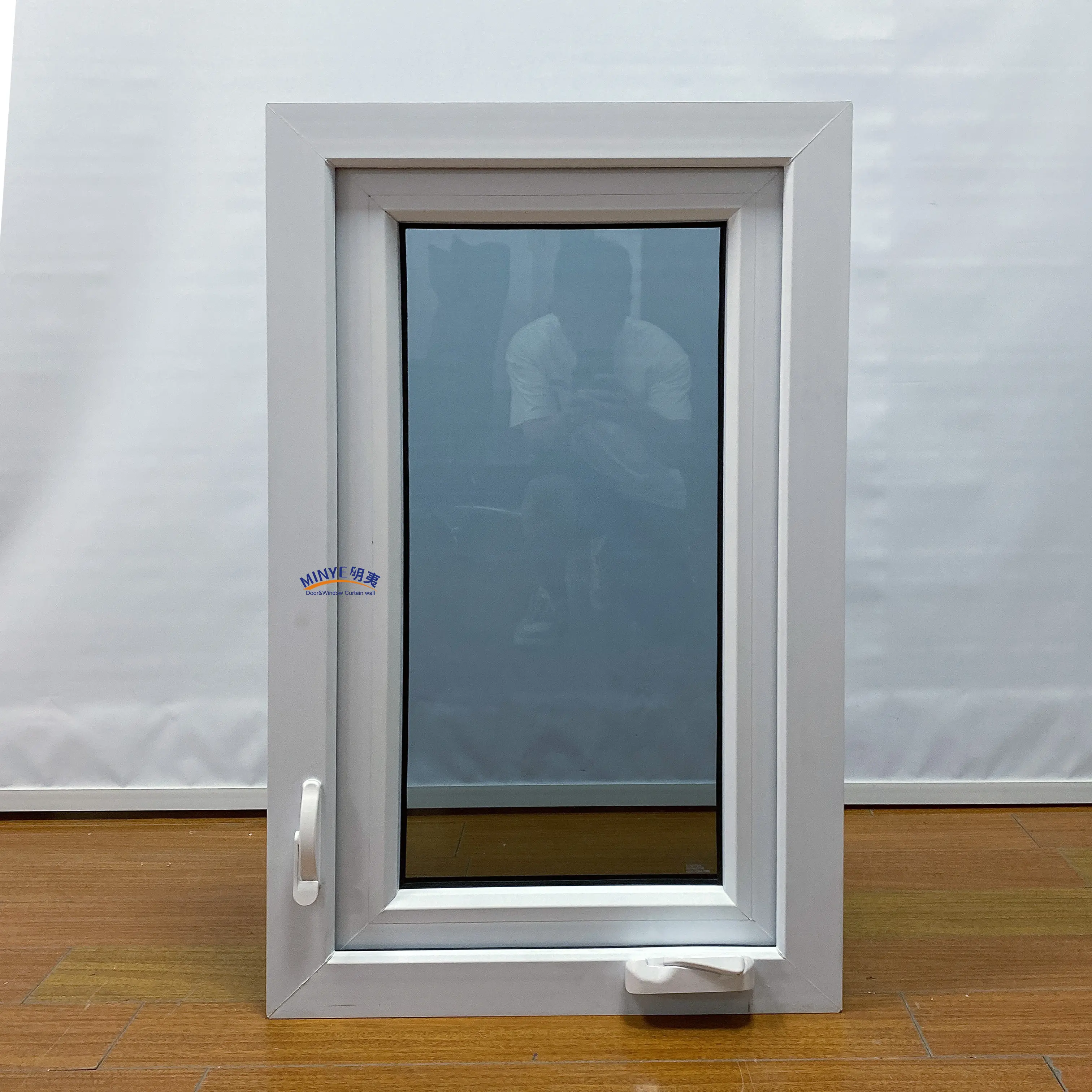 미국 디자인 Upvc 윈도우 이중 유약 스윙 Pvc 여닫이 창 비닐 창