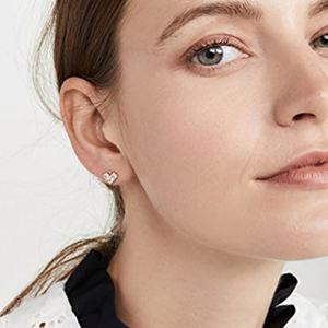 เครื่องประดับอัญมณีสีทอง Vermeil หิน CZ ต่างหูสตั๊ดรูปหัวใจอันเป็นที่รัก - Product Image 2