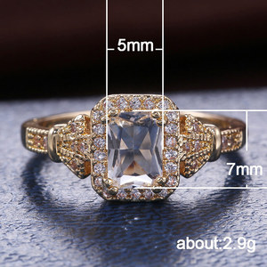 Anello Vintage da Donna con Zircone Rettangolare Incastonato a Griffe - Product Image 3