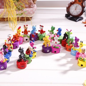 Aiguisoir <span class=keywords><strong>en</strong></span> <span class=keywords><strong>bois</strong></span> peint à la main pour enfants, motifs dessins animés, divers styles, 1 pièce - Product Image 2