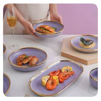 Service de vaisselle en céramique de luxe violet nordique avec bordure dorée pour restaurant, assiettes et bols