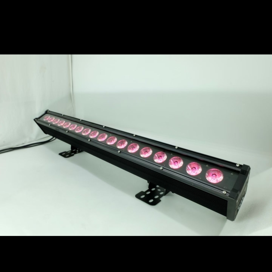Outdoor IP65 DMX512 18x10W 4-in-1 Pixel LED Bar with Single-Layer Design for Landscape & Architectural Wash Effects