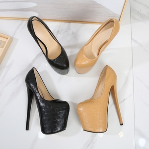2025 nouveauté Extra Large <span class=keywords><strong>chaussure</strong></span> Logo personnalisé femmes taille 50 talons aiguilles pompes à plateforme épaisse <span class=keywords><strong>pour</strong></span> hommes talons aiguilles - Product Image 2