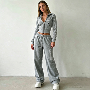 Ensemble de survêtement deux pièces personnalisé pour femme : sweat à capuche zippé, crop top et pantalon de jogging large – Tenue décontractée et sportive - Product Image 3