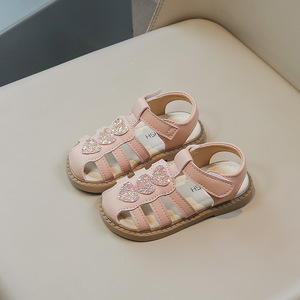 Nieuwe meisjes sandalen Koreaanse stijl, kleine meisjes dichte teenslippers, ademende holle zachte zool strandschoenen - Product Image 5
