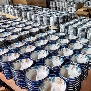 Ciotole per zuppa bianche blu in ceramica floreale con fiore goffrato bianco sfuso nordico - Product Image 1