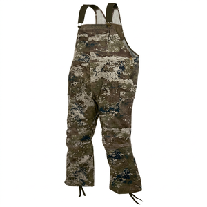 Salopette de chasse pour homme, camouflage Woodland Strata, avec panneau dorsal supérieur et deux poches arrière à rabat - Product Image 1
