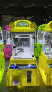 Chất lượng cao Mini <span class=keywords><strong>Arcade</strong></span> Crane Claw Máy Trò chơi đồng xu-hoạt động búp bê máy cho bán buôn - Product Image 5