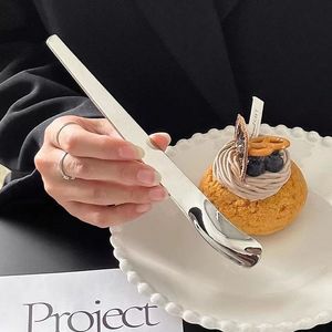 Cuillère à long manche en acier inoxydable 304 texturé, cuillère à gâteau à tête plate pour glace/dessert, cuillère mignonne pour nourriture pour animaux de compagnie, ustensile de cuisine - Product Image 3