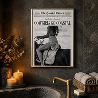 Impression sur toile de journal rétro encadrée or mat, motif 'Cowgirls Go Coastal', pour décoration murale de style 'Short Stay' de plage design, en gros