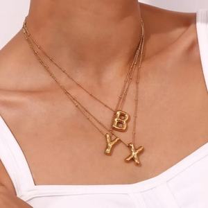Collar Personalizado con Letra Inicial de Globo de 26 mm, Joyería de Acero Inoxidable Chapado en Oro, Collar con Letra del Alfabeto para Mujer - Product Image 4