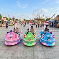 Voiture télécommandée pour enfants avec pare-chocs, pour les parcs d'attractions en plein air et en intérieur, avec éclairage LED et batterie