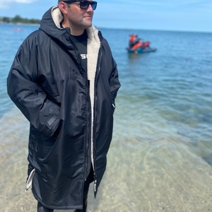 Portable garder au chaud et au sec Robe à langer imperméable et coupe-vent extérieur Robe à manches longues pour hommes et femmes - Product Image 6