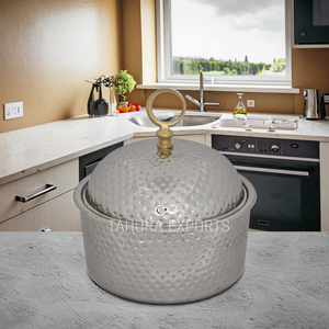 Réchauffeur d'aliments isolé en métal de conception minimaliste de haute qualité dernière casserole ronde de luxe en gros pot en métal fantaisie - Product Image 1