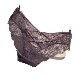Braguitas de mujer sin costuras de elastano/poliéster con control medio, sexy, con encaje bordado, de talle bajo, con diseño cruzado hueco y transparente - Product Image 6