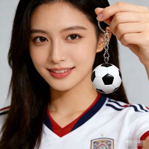 Porte-clés de football 3D en PVC, motif dessin animé Coupe du Monde USA Canada 2026, souvenir créatif et culturel pour fans - Product Image 2