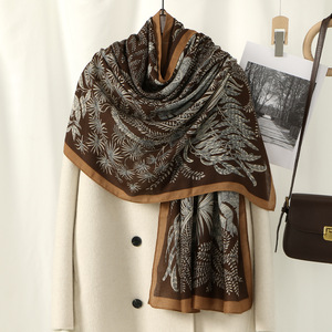 Retro-Stil Hochwertige Luxus-Designer Bandanas mit Pferdemuster 180*85cm Weiche Viskose Bedruckte Quadratische Schals Erwachsenen-Tücher Hijab - Product Image 2