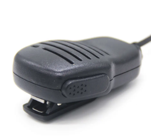 KMC-26ไมโครโฟนวิทยุสองทาง XLR ตัดเสียงรบกวนแบบพกพาลำโพงไหล่แบบพกพาสำหรับ IC-V85 IC-<span class=keywords><strong>V8</strong></span> <span class=keywords><strong>ICOM</strong></span> - Product Image 2