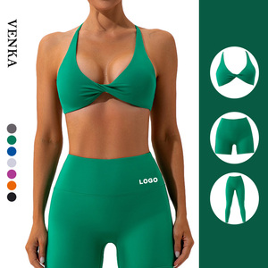 Conjunto de Yoga de 2 Piezas para Mujer Ropa Deportiva para Gimnasio con Sujetador de Tiras Cruzadas en la Espalda y Shorts Efecto Push Up Sin Línea Frontal Incómoda - Product Image 1