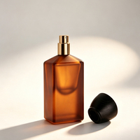 Flacon de parfum carré de luxe personnalisé, très demandé, en verre ambré givré à fond épais, 50 ml, vide, avec bouchon pulvérisateur