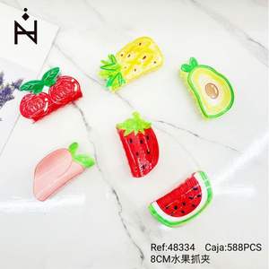 Barrettes à cheveux ZiX Fruit 8 cm en plastique, design cartoon pour femmes et filles - Product Image 3