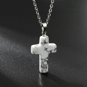 Collier avec pendentif en forme de croix en pierre naturelle pour femmes et hommes, cristal de guérison, pierre précieuse, bijoux en forme de croix, cadeau unique, spirituel, chrétien - Product Image 1