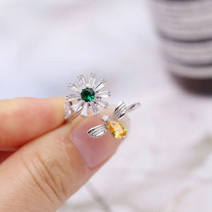Anello Aperto a Forma di Ape e Girasole, Gioiello da Dito Regolabile Ispirato alla Natura per Donne - Product Image 5