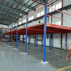 Plataforma de Mezanino de Aço em Múltiplos Níveis com Guarda-Corpo para Armazenamento em Armazéns Industriais - Product Image 2