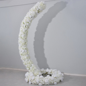 Décor de mariage suspendu incurvé de 2,1 mètres, orné de fleurs prêtes à l'emploi, de lustres et de fleurs artificielles - Product Image 3