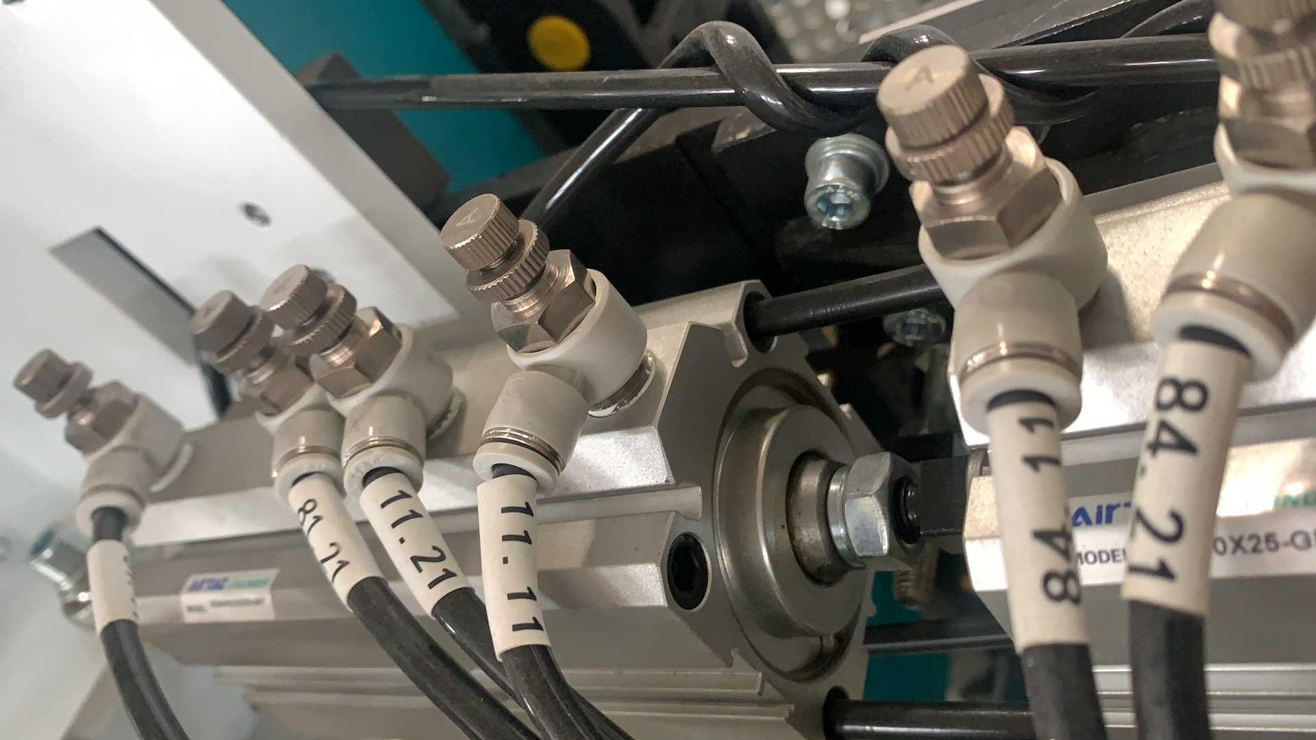 PLC Automatic Butyl Extruder Machine For Insulating Glass