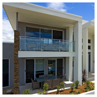 Rampe de balcon Prima moderne, élégante, en alliage d'aluminium, anti-corrosion, résistante aux chocs, usinée CNC, avec verre.